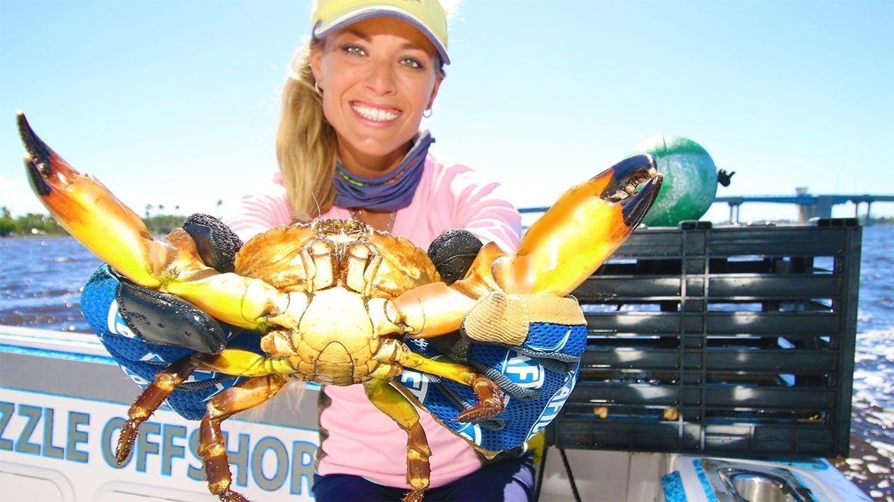 I CAUGHT CRABS! Crabbing in Florida! Darcizzle Offshore
