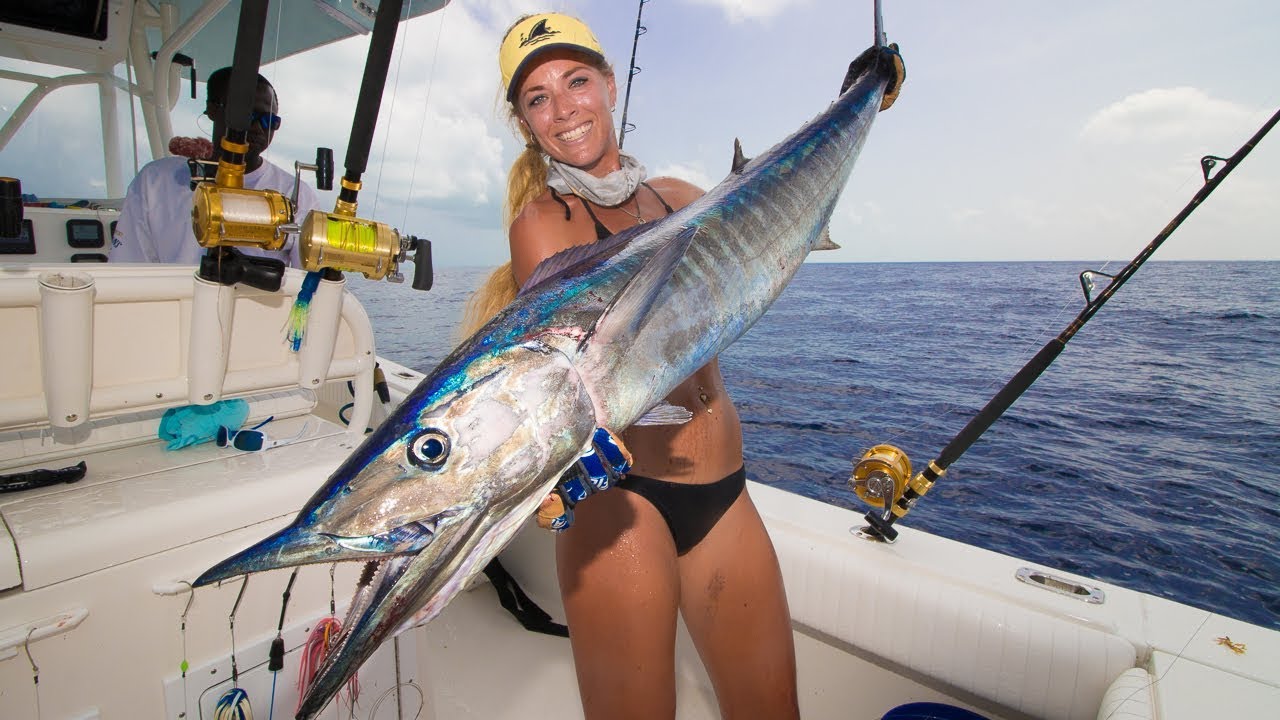Offshore Fishing for GIANT WAHOO in the Bahamas! Darcizzle Offshore